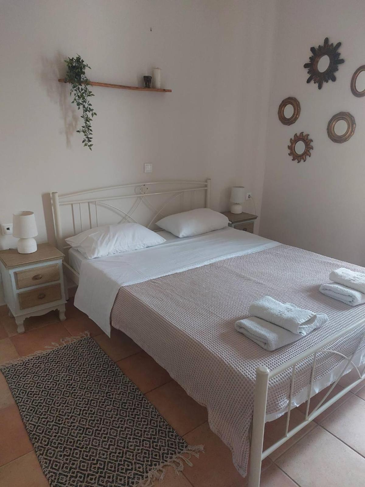 Foivos Seaside Apartments Agios Georgios  Zimmer foto